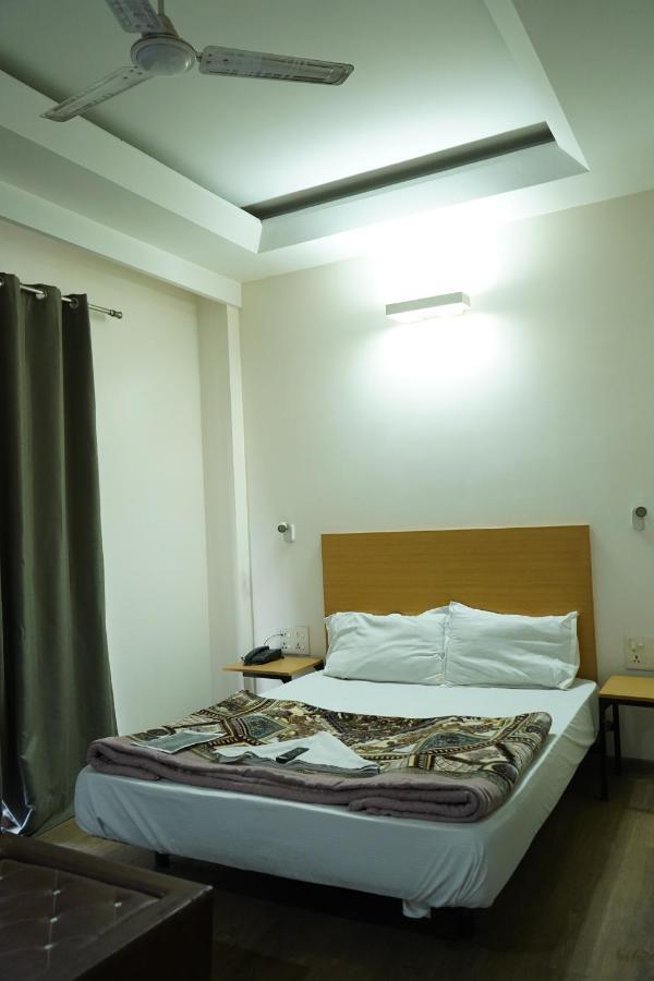 Fabhotel Sky Land Delhi  Exterior photo